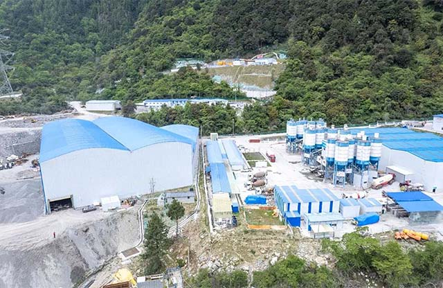 联盟彩票123闪电官方网入口携手中铁五局打造精品砂石骨料项目助力高原铁路建设